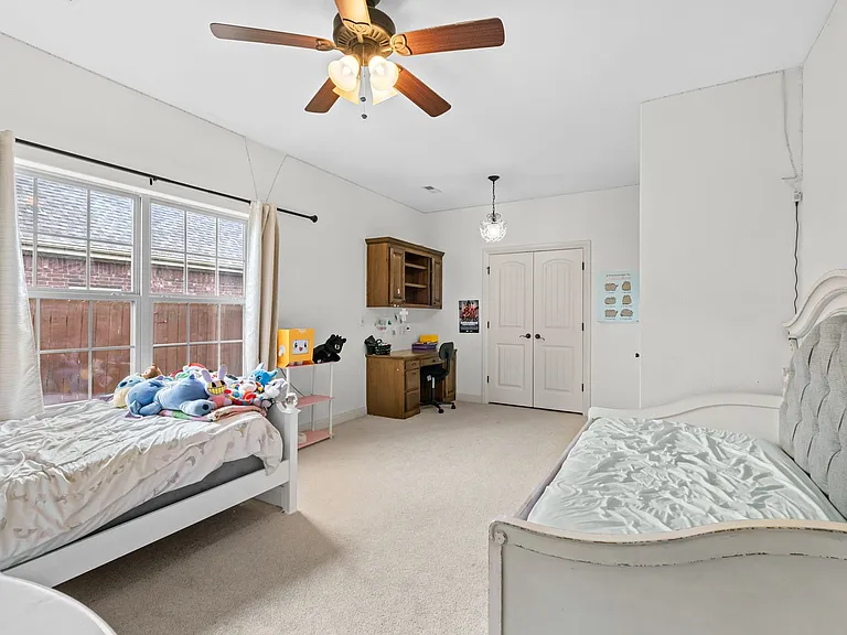 1048 Tarah Knolls Cir — Photo 23