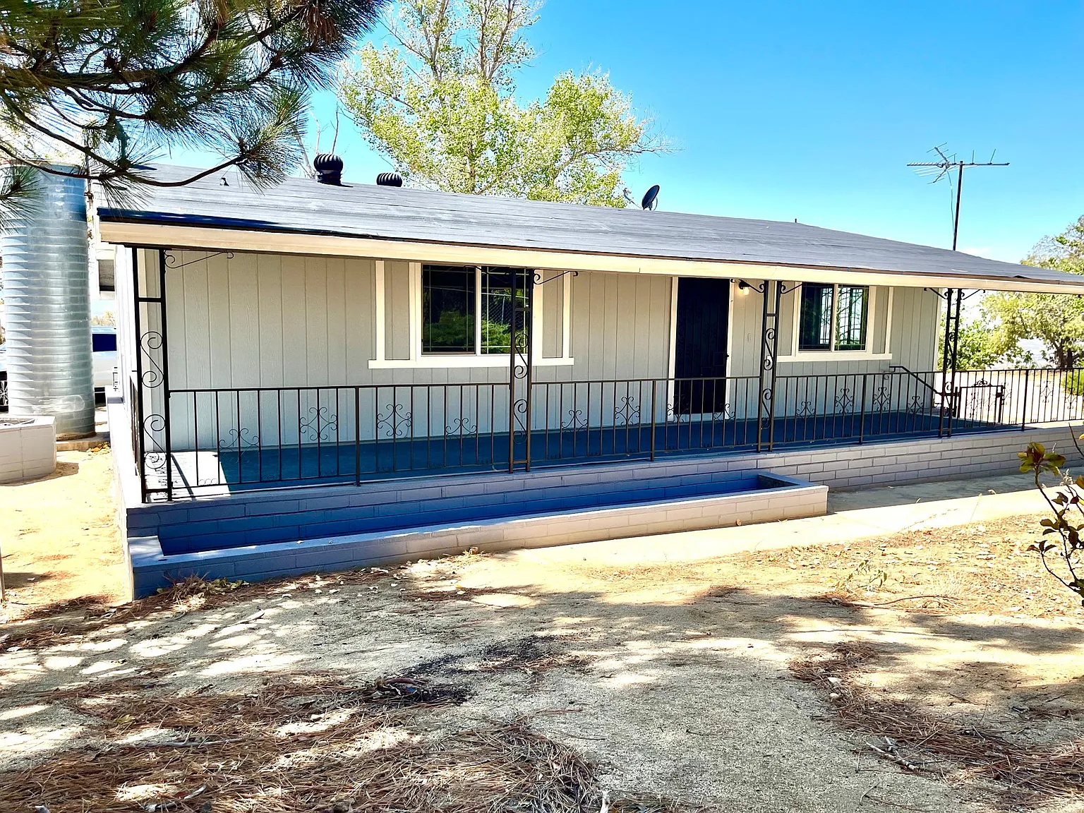 2 bed, 1400 sqft, $2,600 — Photo 1