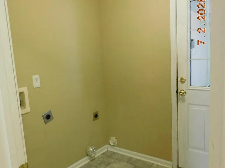 203 Margeson Dr — Photo 7
