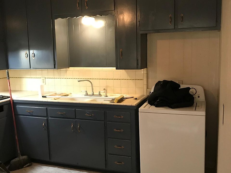 1st image of 1011 Avenue A #1