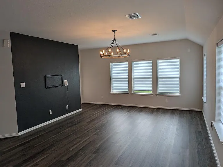 7020 Terra Ln — Photo 12