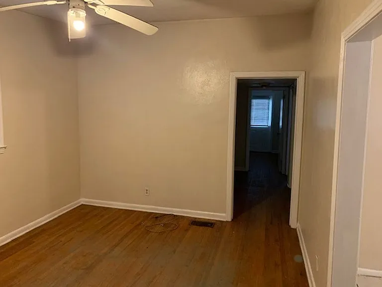 604 Kyle St — Photo 5