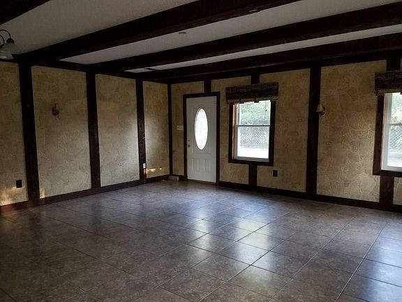 4th image of 4401 Birchwood Dr E