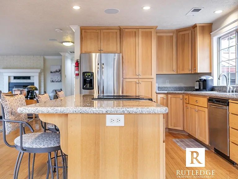 6565 Whispering Pines Ln — Photo 16