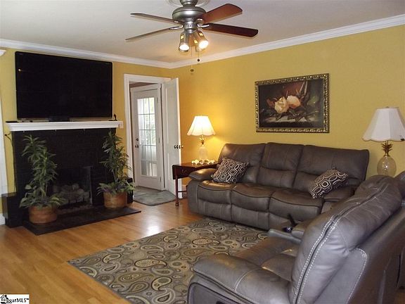 3rd image of 13 Westbrook Dr