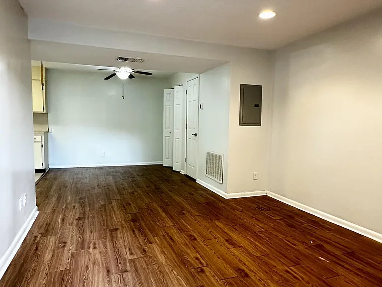 2821 Searchwood Dr — Photo 3