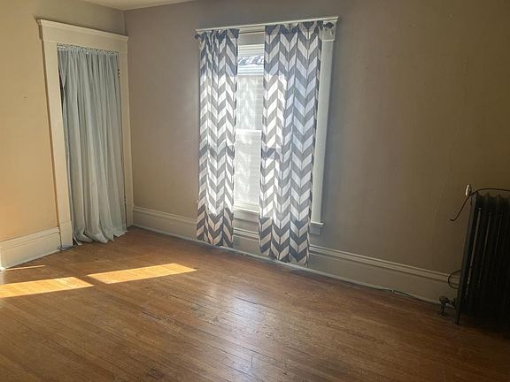 4th image of 610 Seymour Ave