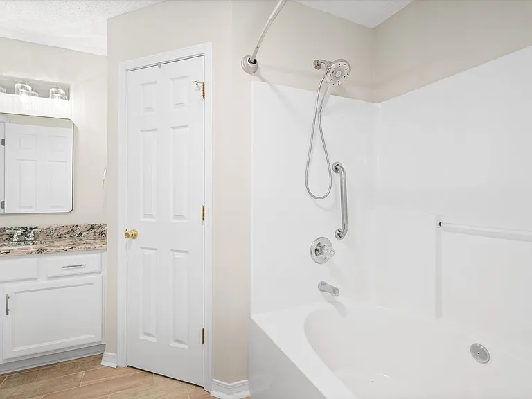 8218 Edgewood Dr — Photo 11