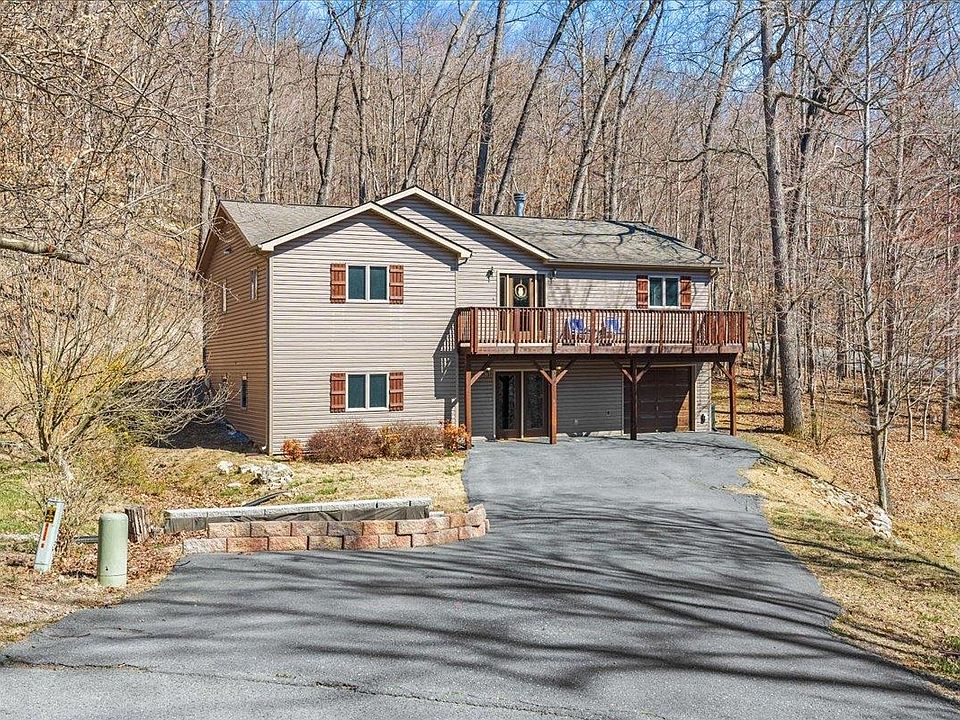 1st image of 102 Raccoon Ct