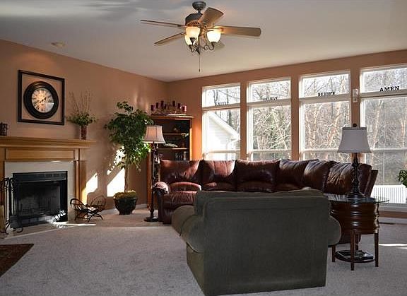 Family time rates in this spacious place with a view!