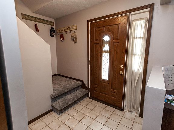3rd image of 6284 Moundview Pl