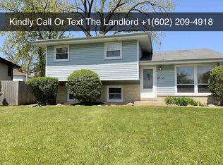 410 W Lake Park Dr, Addison, IL 60101