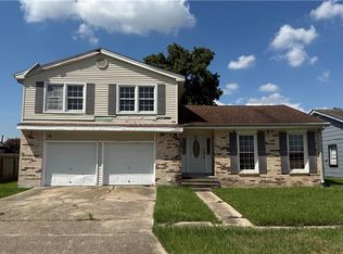 3860 Redbud Ln, Harvey, LA 70058