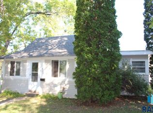 422 N West Ave, Madison, SD 57042
