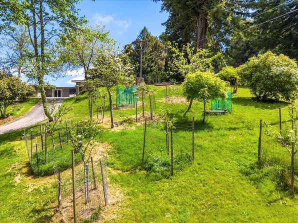 7881 Valley Dr, Eureka, CA 95503