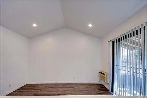 262 Streamwood — Photo 56
