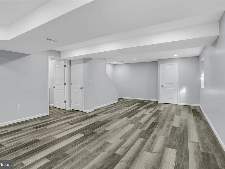 28 Long Bend Dr — Photo 32