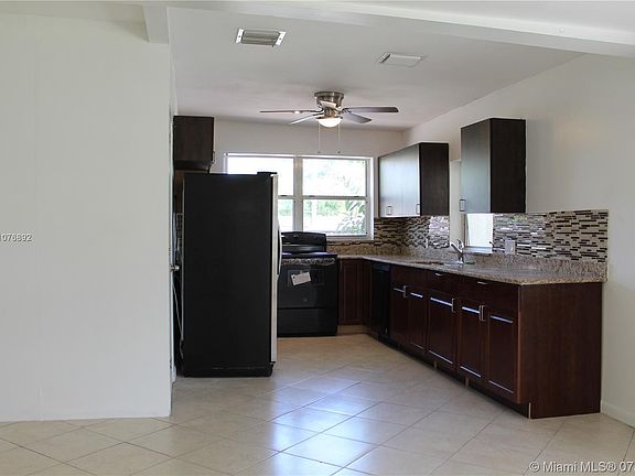 3rd image of 4133 SW 52nd St #1-2