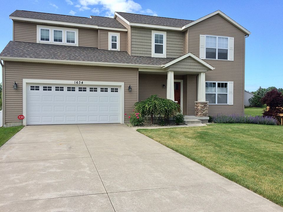 1st image of 1634 Sweet Grass Dr SE