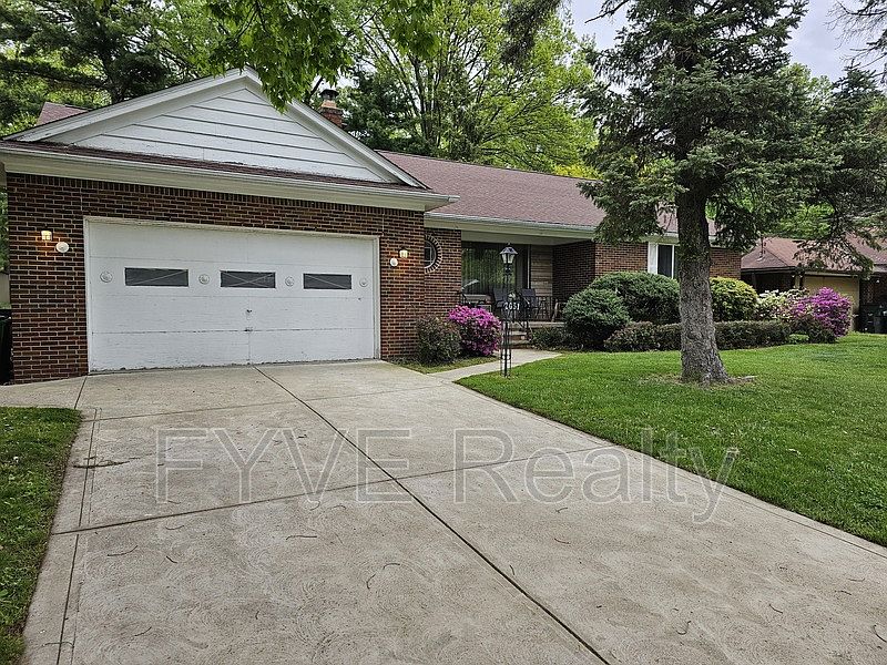 1st image of 2051 Sagamore Dr