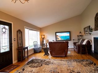 1445 Edgewood Rd, Lake Forest, IL 60045