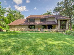 43W663 Marian Cir S, Sugar Grove, IL 60554