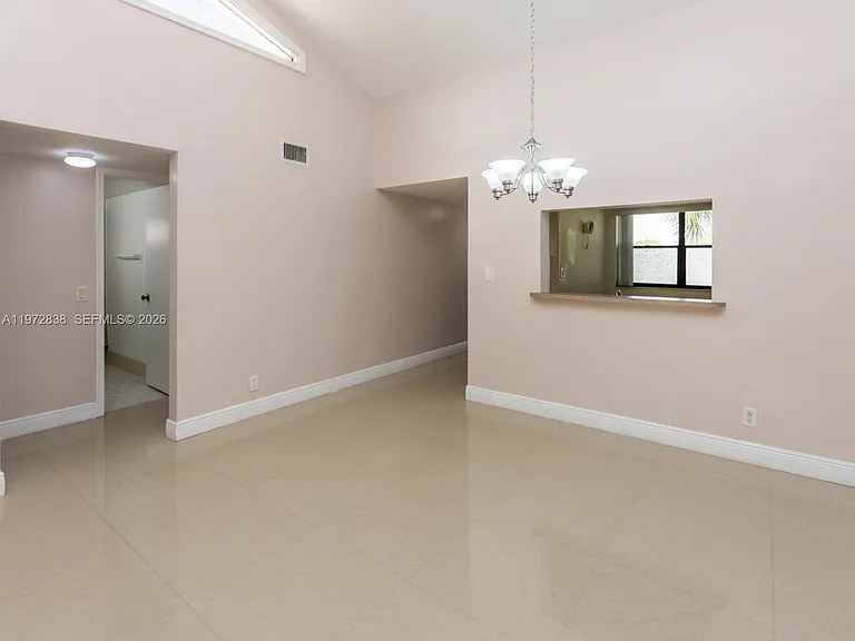 11202 Taft St #11202 — Photo 12