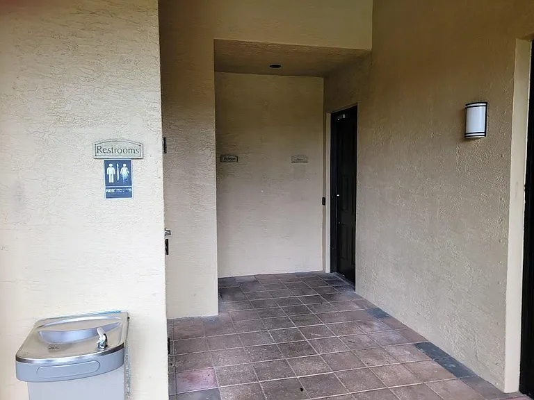 4197 N Haverhill Rd #212 — Photo 30