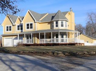 2820 Sunburst Dr, Smithville, MO 64089