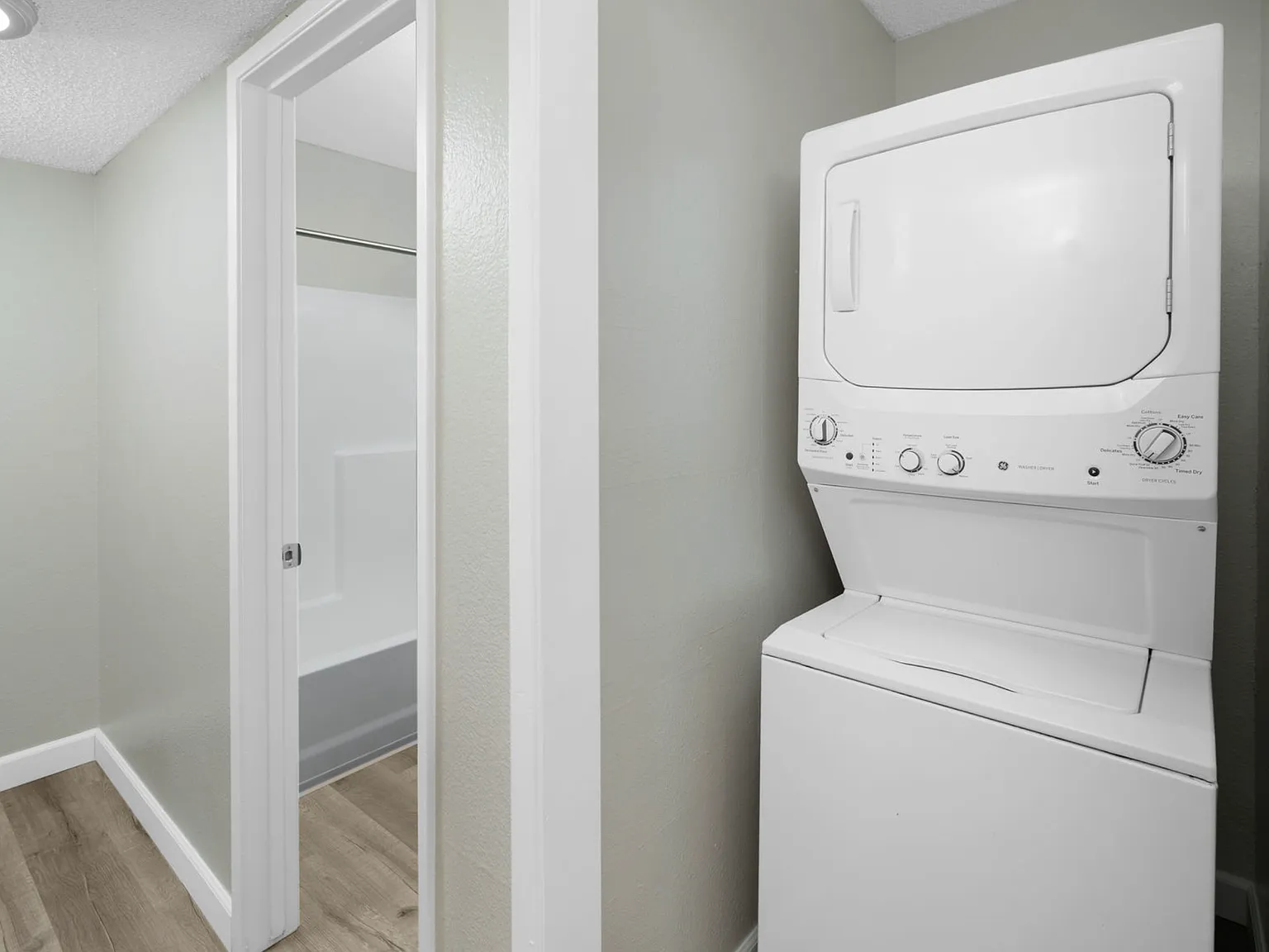 Coyle Creek Apartments — Photo 4