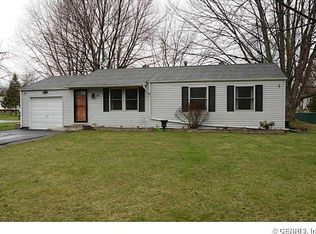 18 Meeting House Dr, Rochester, NY 14624