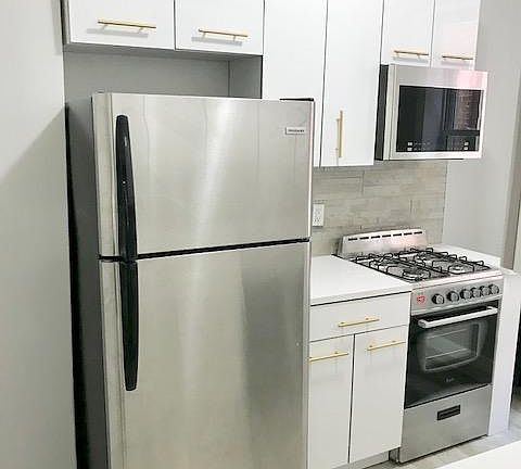 2nd image of 119 Roosevelt Ave #2