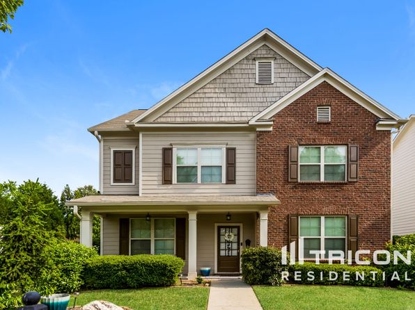 280 S Village Sq