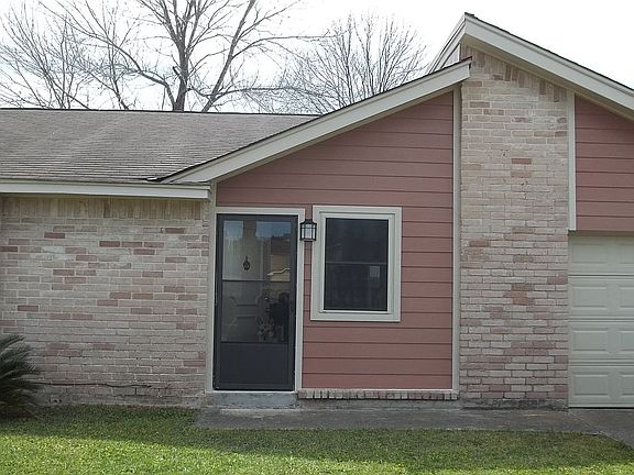 3rd image of 10630 Thorncliff Dr