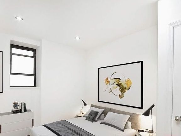 4th image of 7 W 108th St #D3