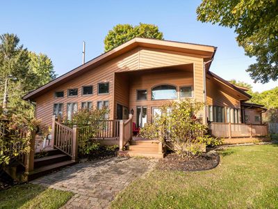 54949 Highland Dr, Eau Claire, MI, 49111