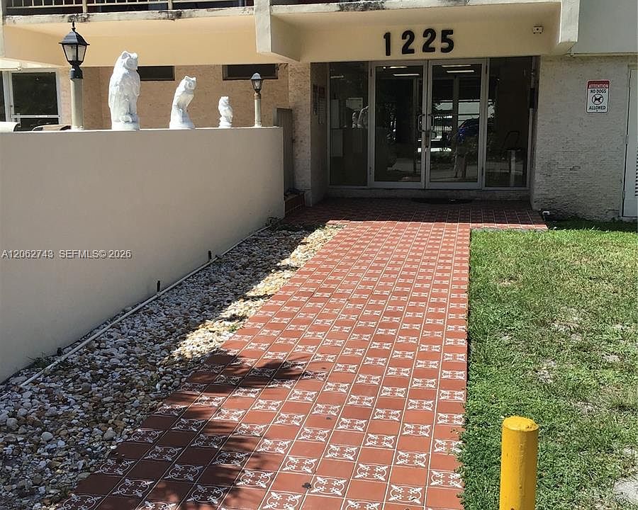 1st image of 1225 NE 124th St APT 27A