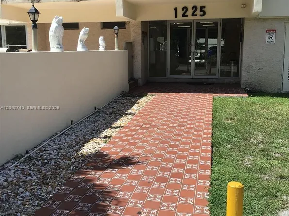 1225 NE 124th St, North Miami, FL