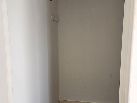 5th image of 1553 Chapel St #3