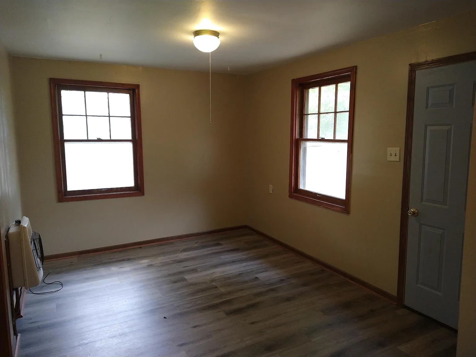 FRE 210-212 S Lincoln Avenue - 212 — Photo 3
