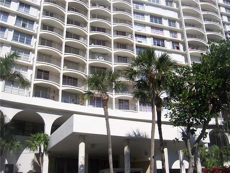 2 bed, 1202 sqft, $2,950 — Photo 2