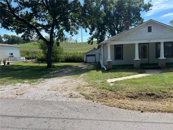 2106 Oscar St, Saint Joseph, MO 64505