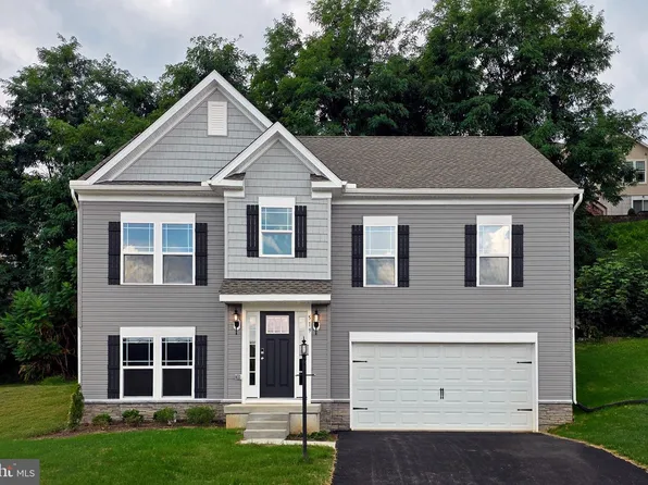 519 Evangeline Dr, Waynesboro, PA 17268