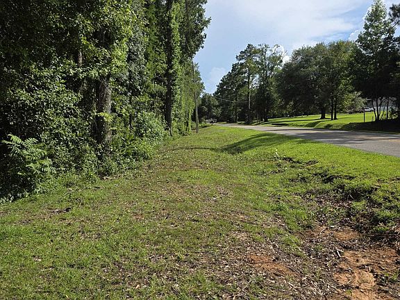2nd image of 580 Spring Meadows Rd