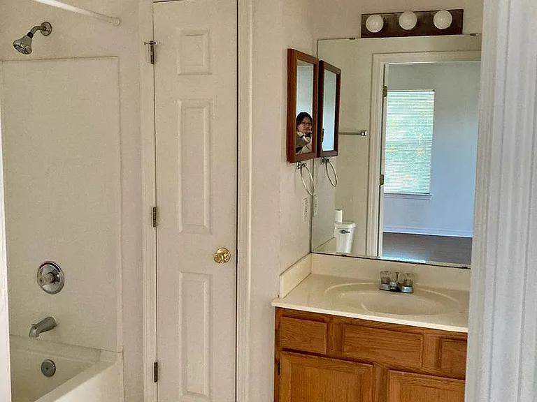 587 Florosa Ct — Photo 9