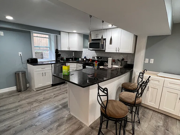 17 Holman St #1 — Photo 2