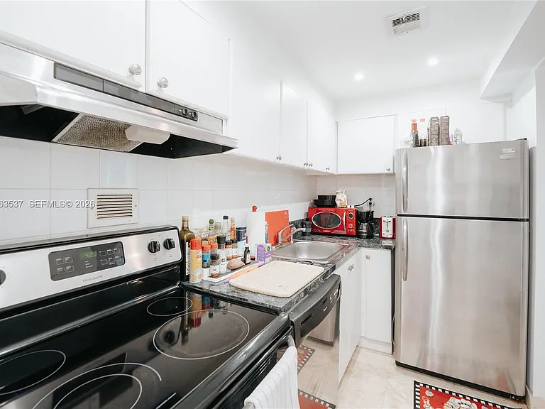 1000 West Ave #501 — Photo 11
