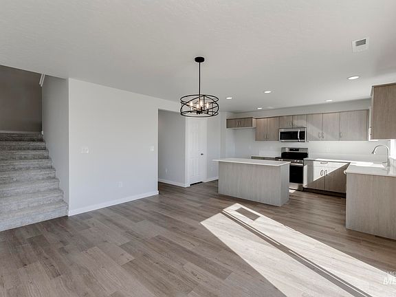 7th image of this home