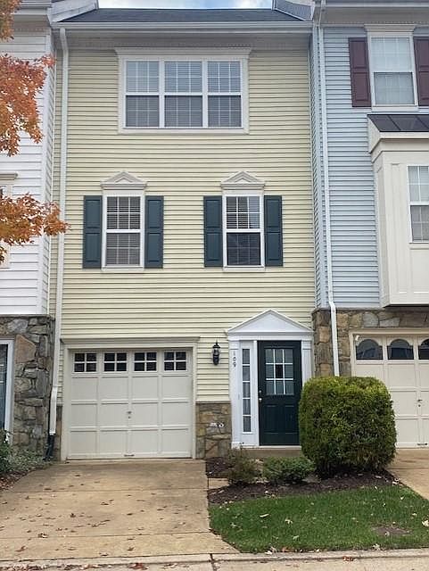 Beautiful 1-Car Garage, 3 BR, 3.5BA Townhome