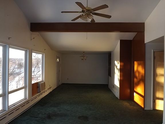 4th image of 303 Ascherman St